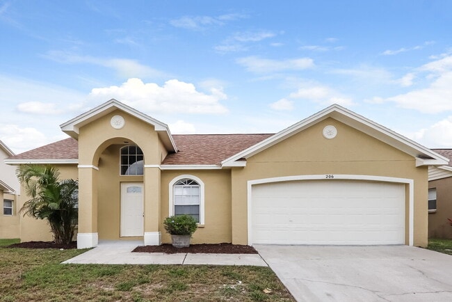 Building Photo - 206 Lookout Dr