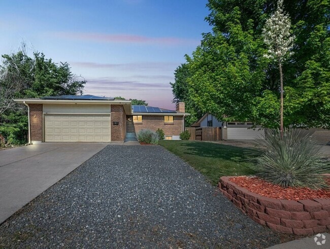 Building Photo - Updated 5BR House near Stanley Marketplace...