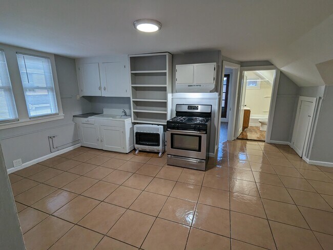 Photo - 77 Windsor Ave Unit 3