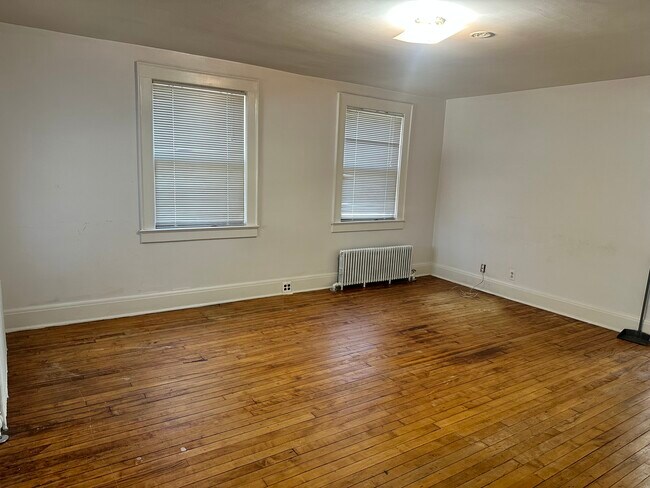 Photo - 1370 Raritan Rd