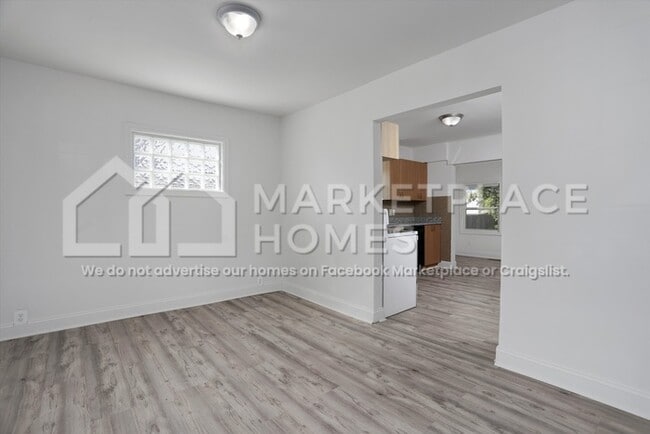Photo - 11051 Dodge Ave