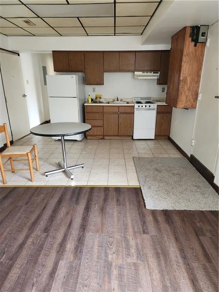 Photo - 1320 Kelton Ave