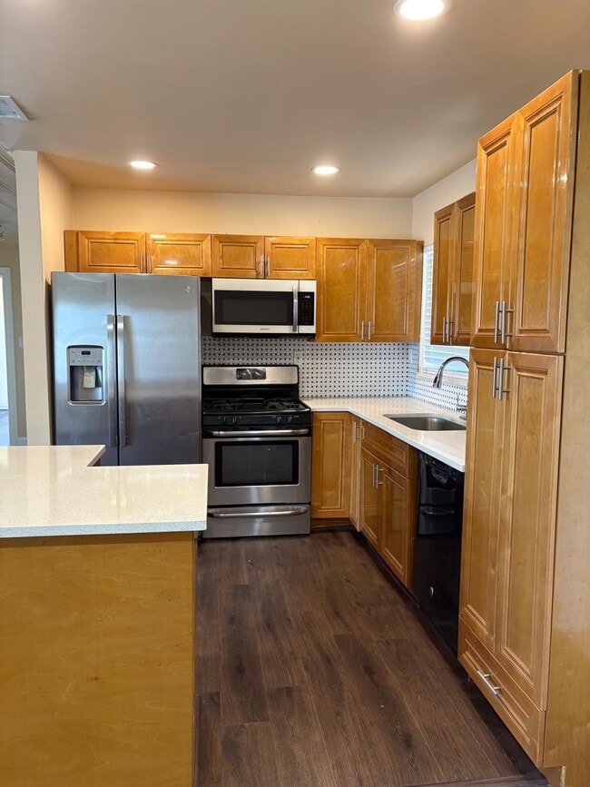 Photo - 2205 A E Isaacs Ave