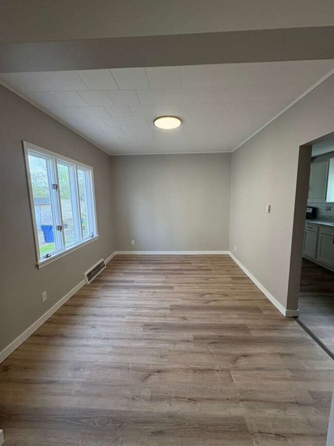Photo - Spacious 4-Bedroom Home in Cleveland