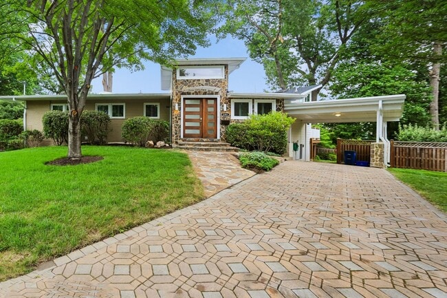 Building Photo - 3303 Shirley Ln