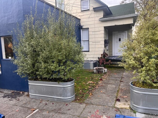 Building Photo - ar5415 Unit 18