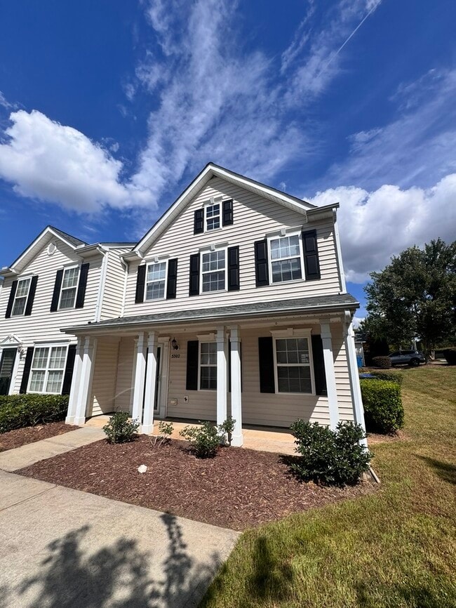 Photo - Great space in this 3 bedroom 2 and 1/2 ba...