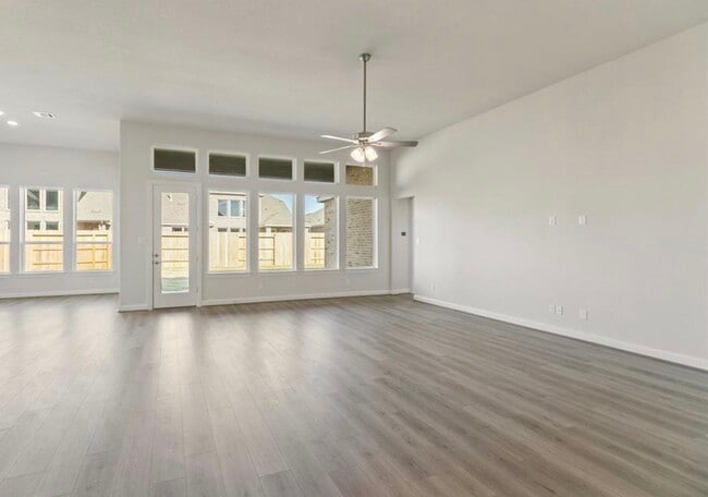 Building Photo - 423 Blue River Trl