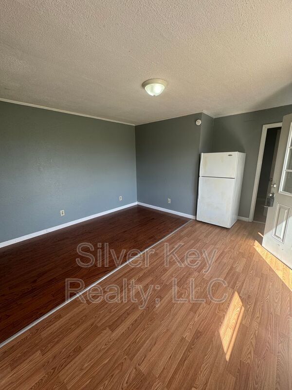 Photo - 2335 Hwy 411