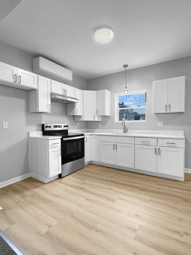 Photo - 186 Rodman St Unidad 1