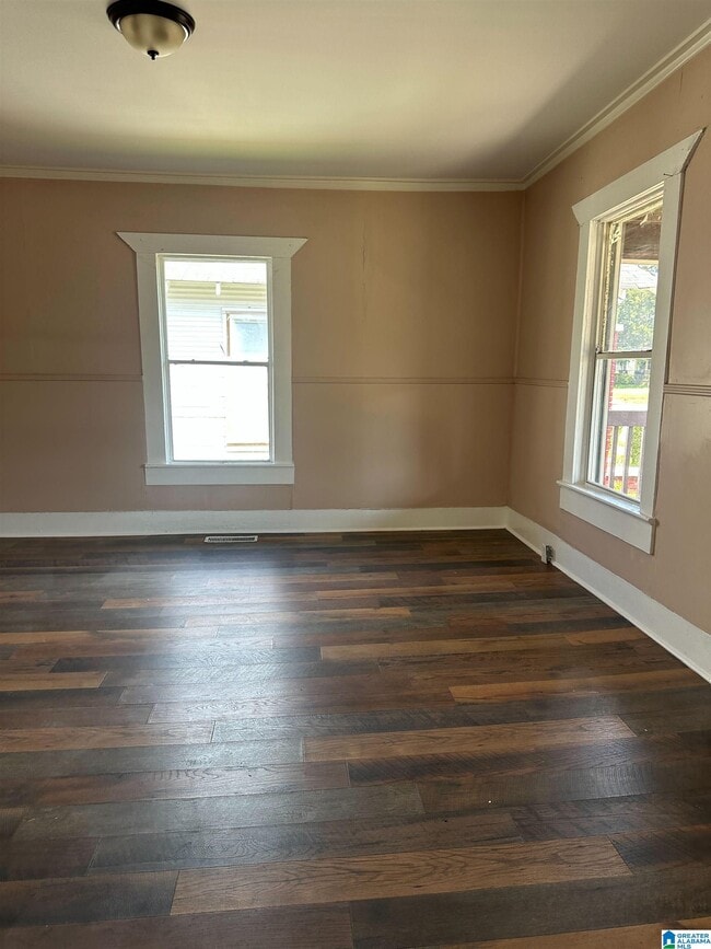1304 Avenue G