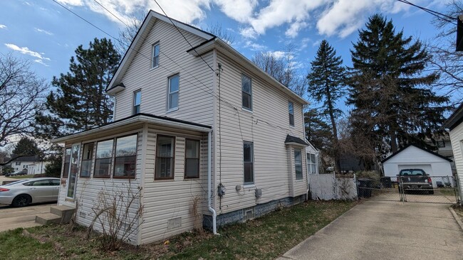 Photo - Discover this well-maintained 3-bedroom, 1-bath home in Akron