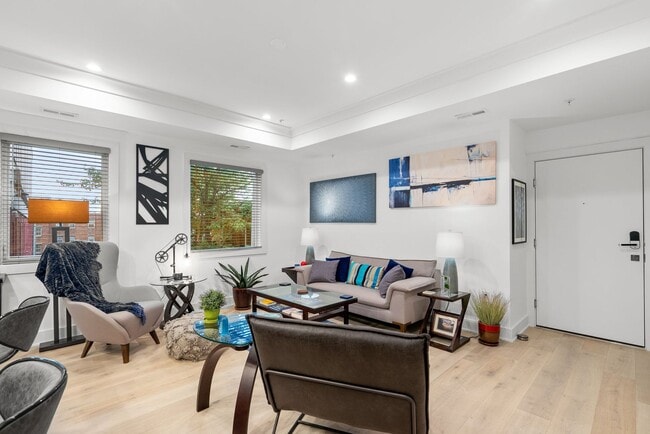 Photo - 2 Bed 2 Bath - Adams Morgan Condo - Comple... Unit 4
