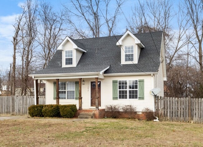 Building Photo - 1052 Bush Ave Rental