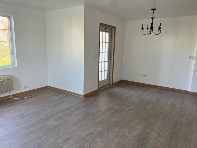 Photo - 2115 Silverstone Dr