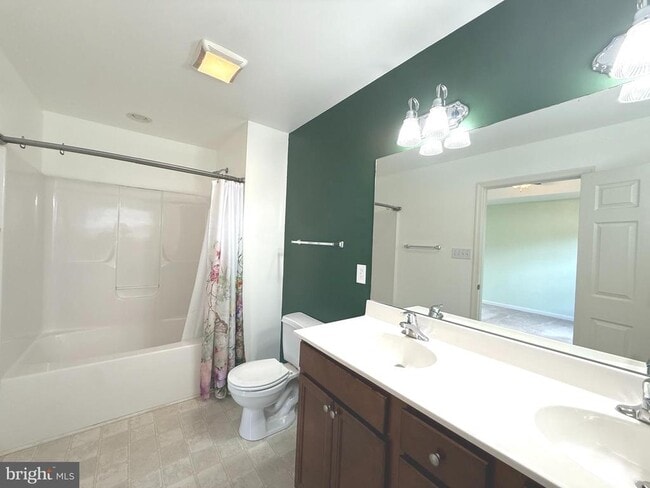Photo - 232 Morlatt Ln