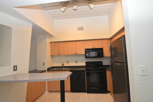 Photo - 2402 W Azeele St Unit 455