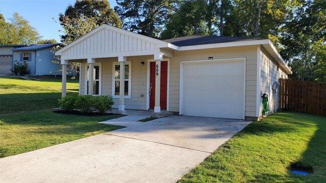 Building Photo - 609 Cedar Point Dr Rental