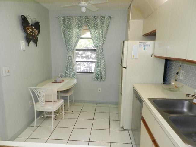 Photo - 145 Lake Nancy Ln Unit 231