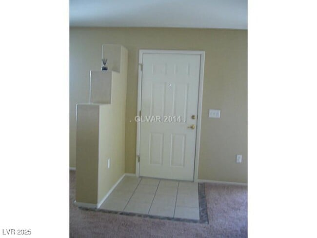 2050 N Los Feliz St