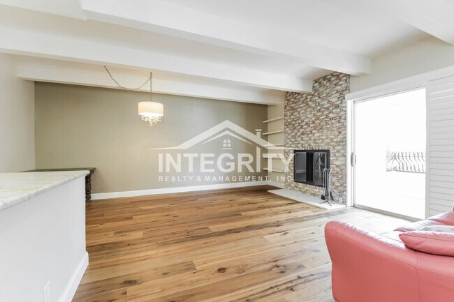 Photo - 1365 Columbine St