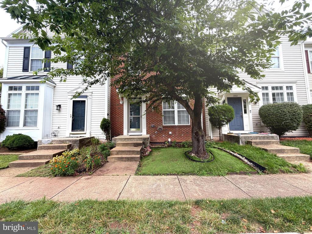 Photo - 5944 Raina Dr