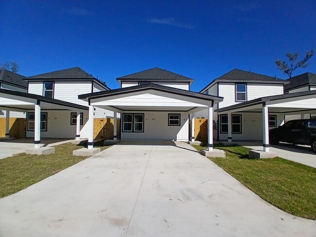 Photo - 8641 Peachtree St