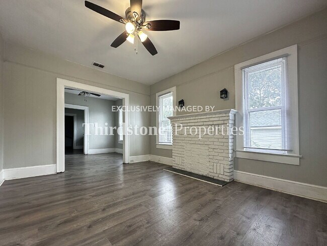 Photo - 2899 Dignan St