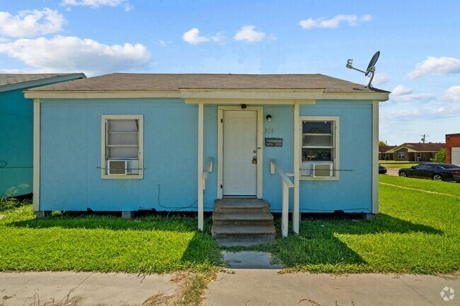 Building Photo - Lovely 1 Bedroom / 1 Bath Rental