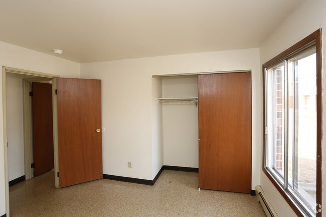 Second bedroom