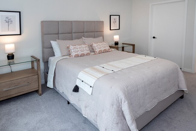 2BR - Tonka - Shady Oak Crossing