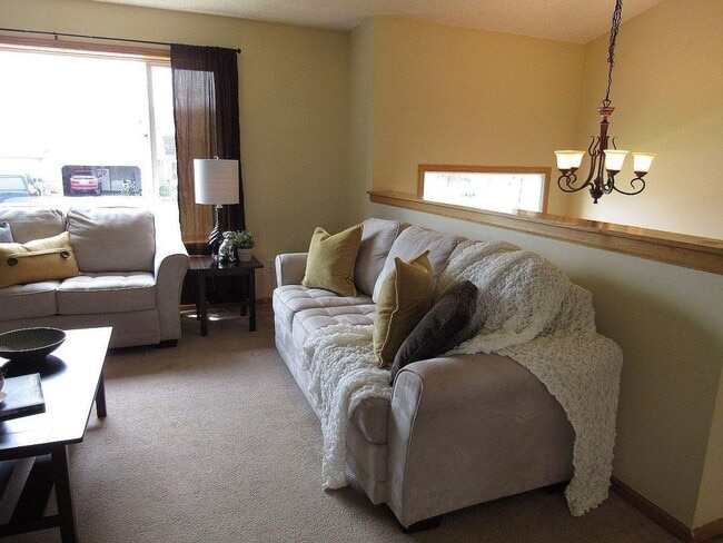 Photo - 4184 Jansen Ave NE