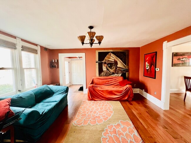 Photo - 2919 Harvey St