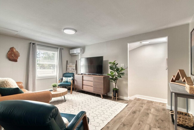 Photo - 2818 Rose Hill St Unidad ID1324060P