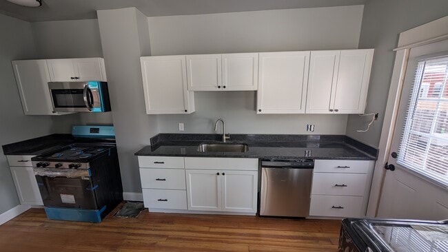 Photo - 1810 Morrie Ave