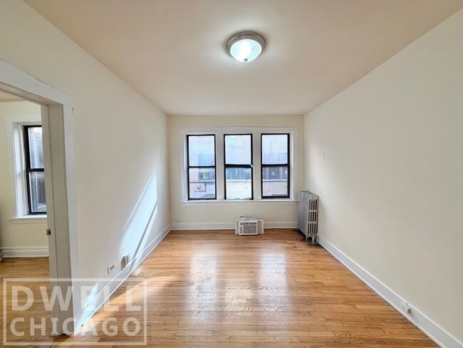 Building Photo - 1540 N Kedzie Ave Unit 2R