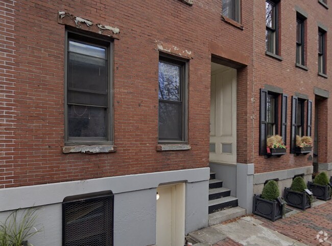 Building Photo - 38 Bradford St Unit 2 Rental