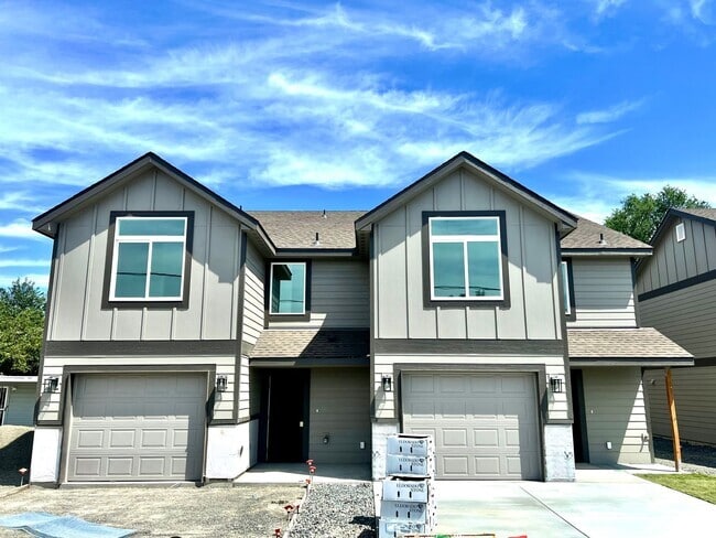 Building Photo - 605 N Rd 34 Unit A Rental