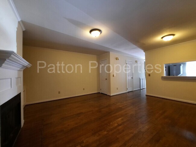 Photo - Shandon Oaks Townhome