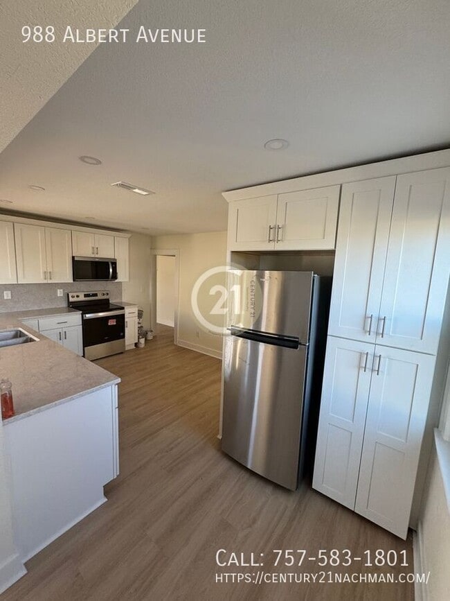 Photo - 988 Albert Ave