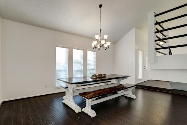 Photo - 121 Misty Brook Ln