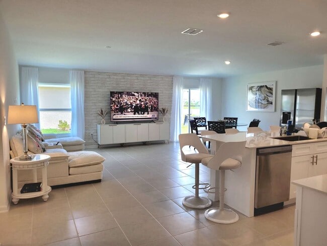 Photo - 2319 Green Valley St