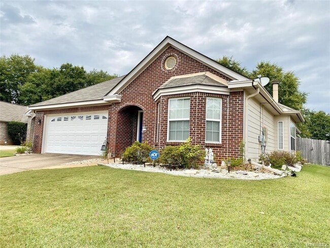 Photo - 629 Linden Ln