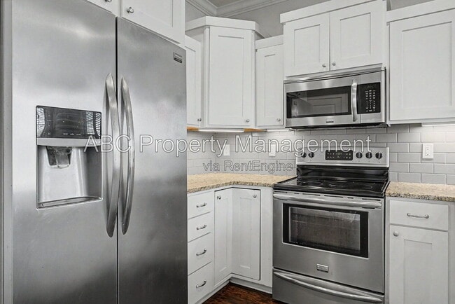 Photo - 3110 SW Riverstone Ave