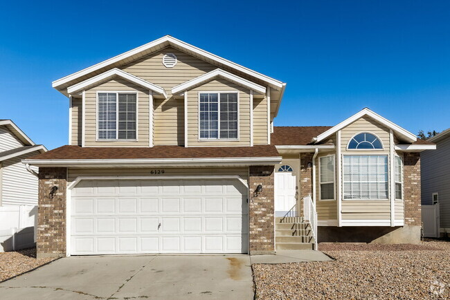 Building Photo - 6129 Crystal River Dr Rental