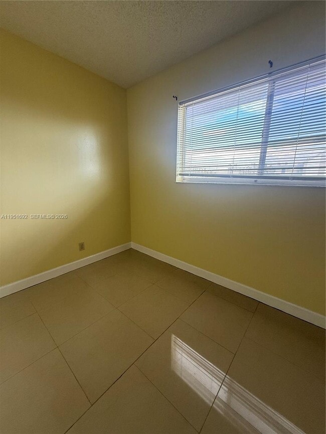 Photo - 8740 N Sherman Cir Unit 402