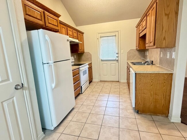 Photo - 608 Olaf Dr Unit B