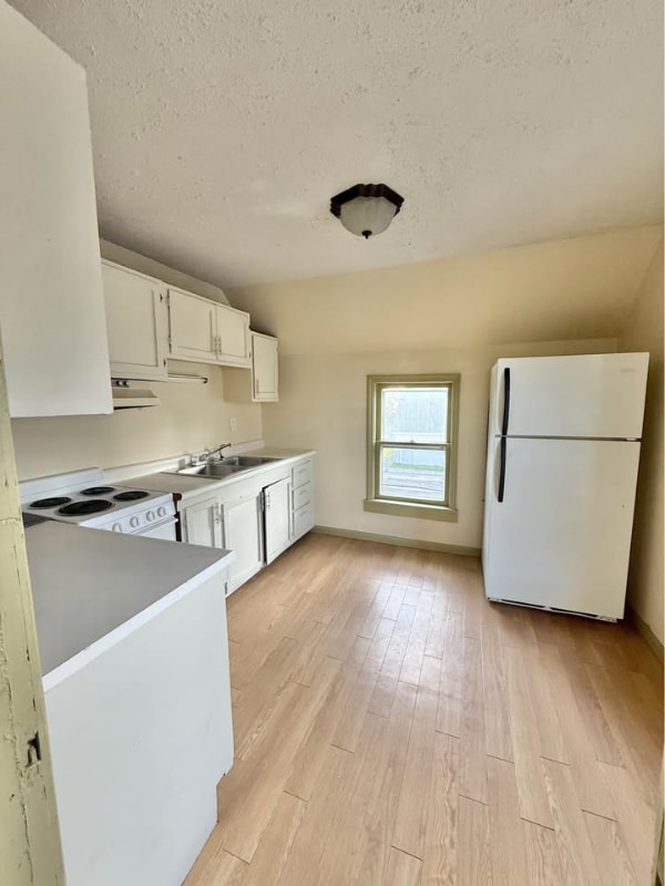 Building Photo - 528 N 1st St Rental