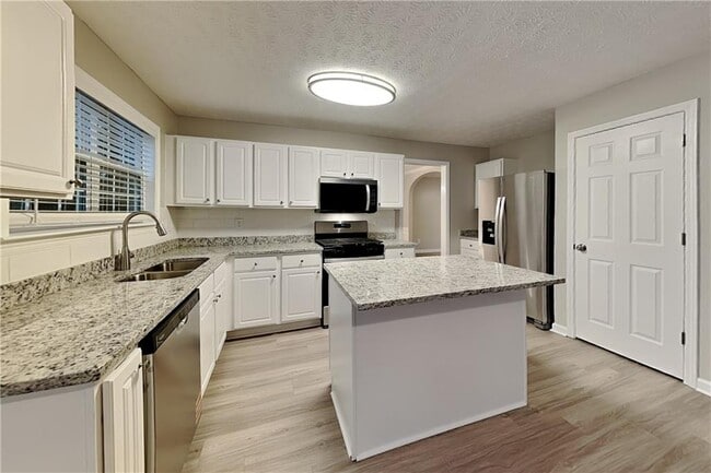 Photo - 400 Manor Glen Dr