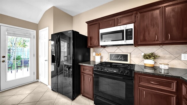 2411 Colonial Springs Ln
